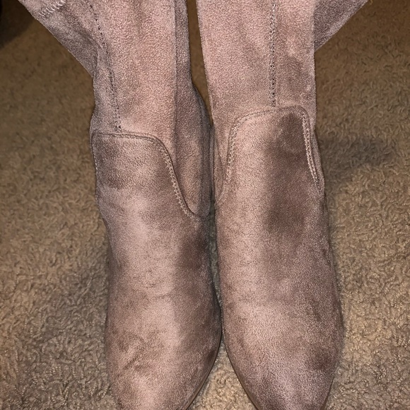 Boots - Picture 2 of 3